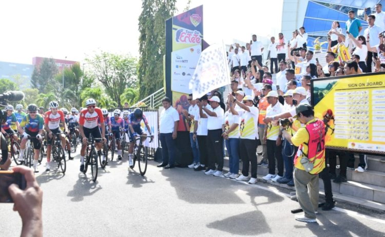Luar Biasa! Kapolda NTT Turut Lepas Tour de NTT, Bukti Kepolisian Berperan Penting dalam Sukseskan Event Internasional