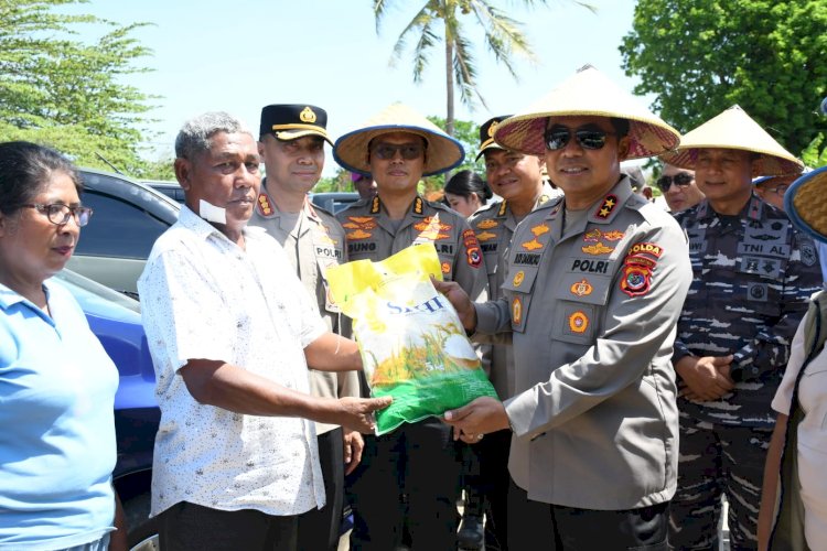 Polda NTT Salurkan 39 Ton Beras SPHP Lewat Gerakan Pangan Murah, 5 Ton untuk Masyarakat Oesao
