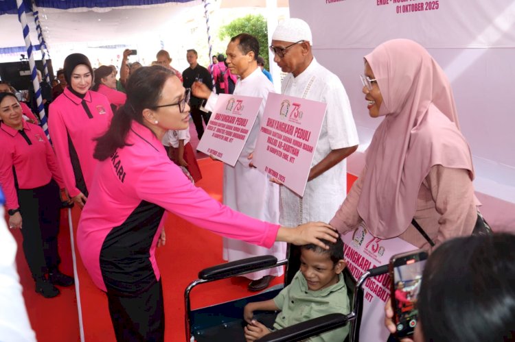Kunjungan Ketua Umum Bhayangkari di Ende – Wujud Nyata Kepedulian Sosial dan Kemanusiaan Bhayangkari di NTT