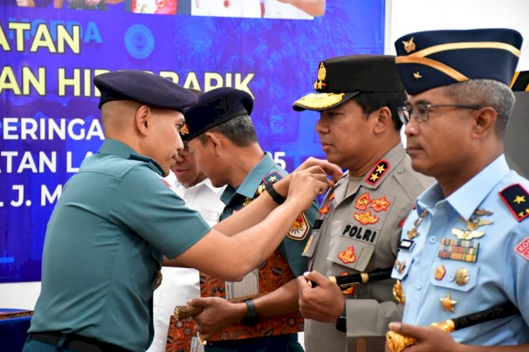 Kapolda NTT Dapat Brevet Kehormatan Penyelaman Hiperbarik