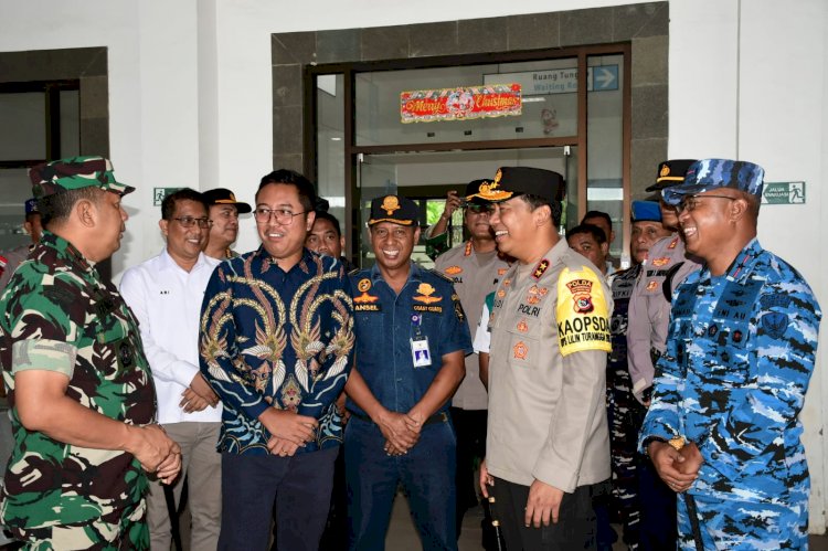 Kapolda NTT Bersama Forkopimda NTT Tinjau Pos Terpadu Pelabuhan Tenau Kupang, Pastikan Kesiapan Pengamanan Natal