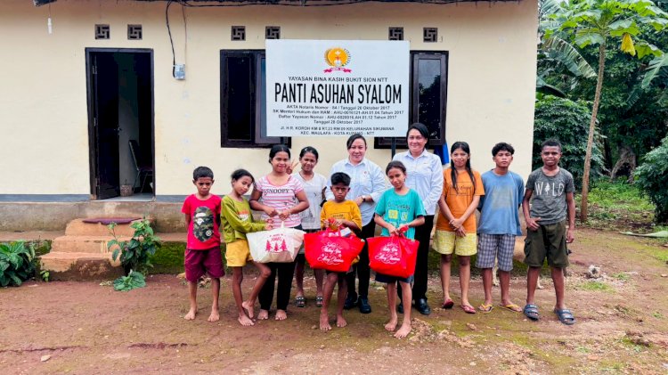 Tebar Kepedulian di Ujung Tahun, Ditreskrimsus Polda NTT Berbagi Sembako untuk Warga dan Panti Asuhan