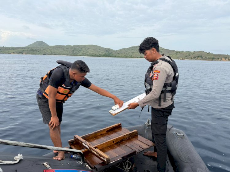 Polri dan Tim SAR Gabungan Terus Bergerak, Serpihan KM Putri Sakinah Ditemukan di TN Komodo