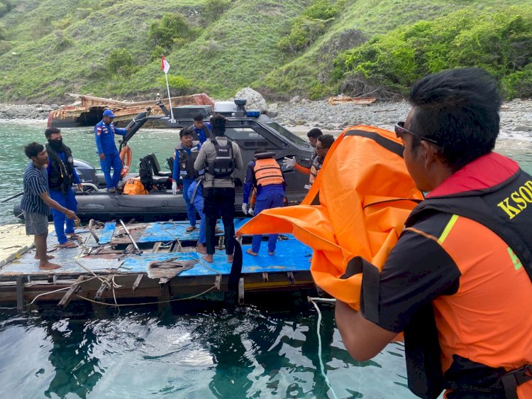 Kapolda NTT Sampaikan Belasungkawa, Satu Lagi Jenazah dan Bangkai KM Putri Sakinah Ditemukan
