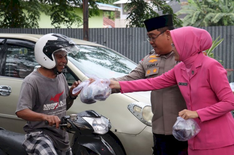 Semangat Ramadhan 1447 H, Polres Ende Tebar 200 Paket Takjil; Kapolda NTT Apresiasi Aksi Humanis di Bumi Pancasila
