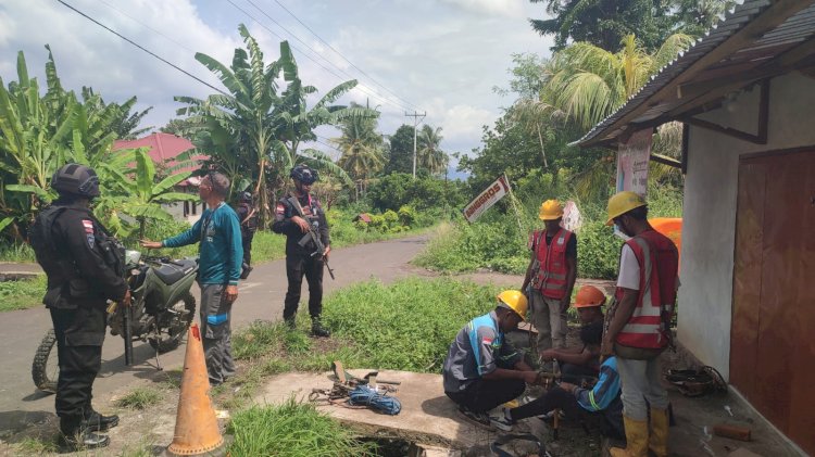 Brimob Polda NTT Amankan Pemulihan Infrastruktur Pasca Konflik Warga di Flores Timur