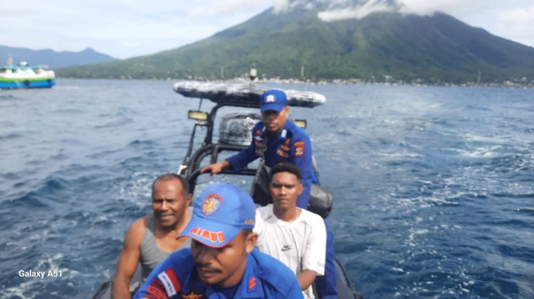 Kapal Penyeberangan Tenggelam di Selat Larantuka, Ditpolairud Polda NTT Selamatkan Dua Kru