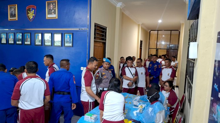 Ditpolairud Polda NTT Gelar Tes Urine Massal, 141 Personel Dinyatakan Negatif Narkoba