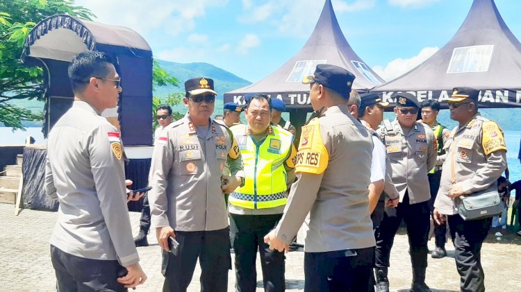 Pastikan Pengamanan Maksimal, Kapolda NTT Tinjau Langsung Prosesi Semana Santa di Kapela Tuan Ma