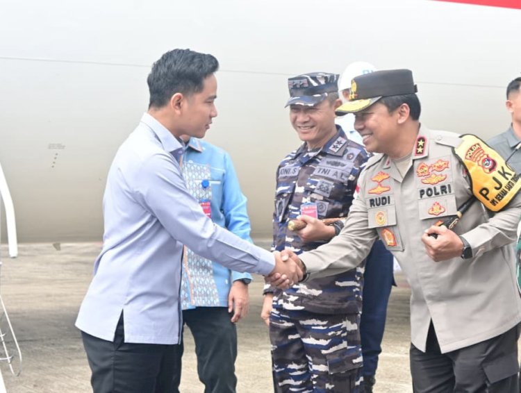 Kapolda NTT Sambut Kunjungan Kerja Wakil Presiden di Kupang, Hadiri Festival Paskah di Bundaran Tirosa