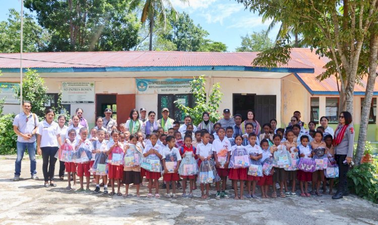 Kapolres TTS: Bantuan Kapolda NTT untuk Anak-Anak SD Inpres Bosen Wujud Polisi Penuh Kasih