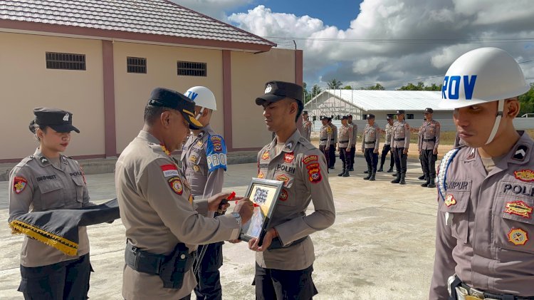 Tegakkan disiplin, Polres Sabu Raijua lakukan Upacara PTDH terhadap satu personel
