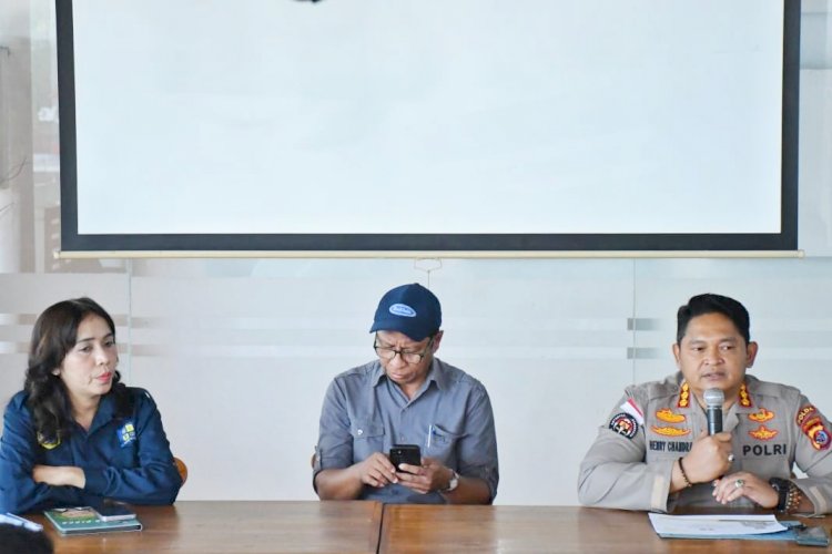 Perisai Demokrasi di Era Digital: Kabidhumas Polda NTT Soroti Perlindungan Jurnalis dari Teror Siber