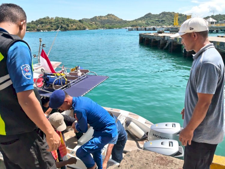 Ditpolairud Polda NTT Sigap Evakuasi Wisatawan Asing Pingsan Saat Trip Wisata di Pulau Padar