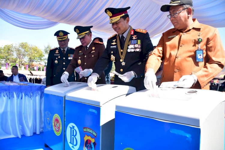 Peringati Hari Bhayangkara ke-80, Polda NTT Bersama BI dan Forkopimda Musnahkan 1.723 Lembar Uang Palsu