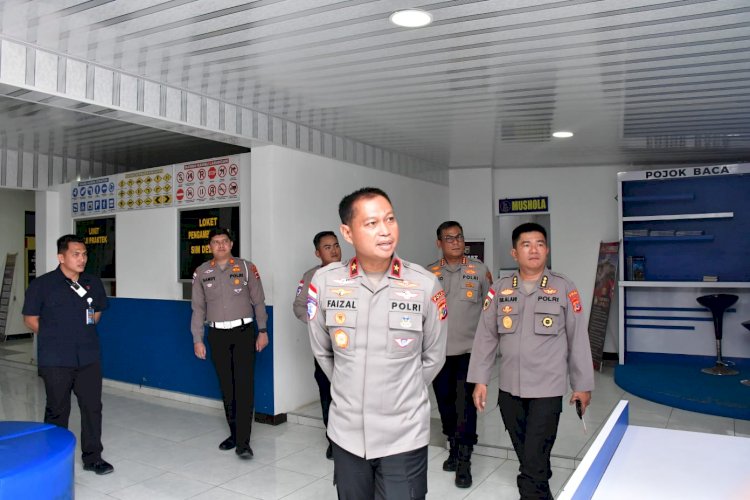 Wakapolda NTT Tinjau Pelayanan Satlantas Polresta Kupang Kota, Pastikan Layanan Publik Semakin Profesional