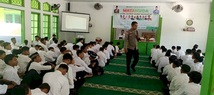 Polres Ende Bentengi 313 Siswa Baru MAN Ende dari Bahaya Narkoba, Tanamkan Kesadaran Sejak Hari Pertama Sekolah