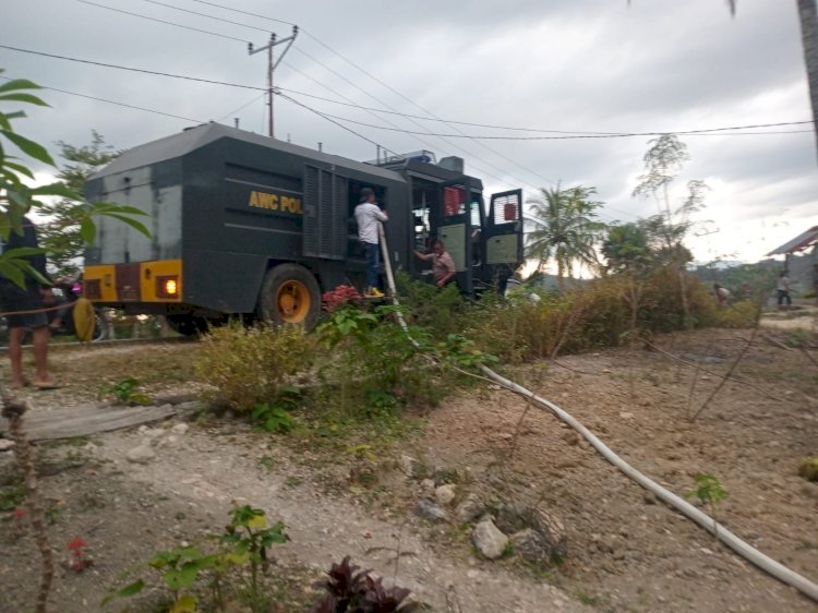 Dukung Kebijakan Kapolda NTT, Polres TTS Salurkan Air Bersih untuk Warga Desa Pusu
