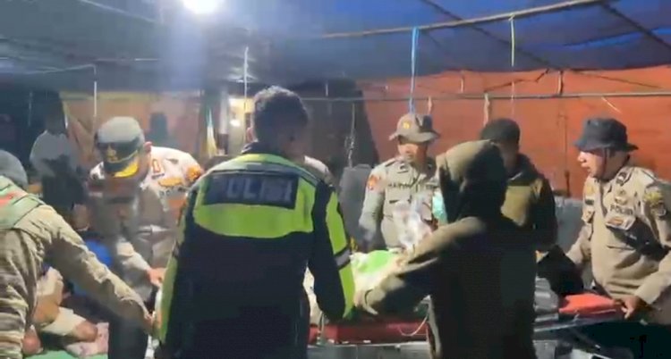 Subuh Hari, Polres Manggarai Timur Evakuasi Pengungsi Gempa M7,7 Flores yang Melahirkan Prematur dan Mengalami Pendarahan