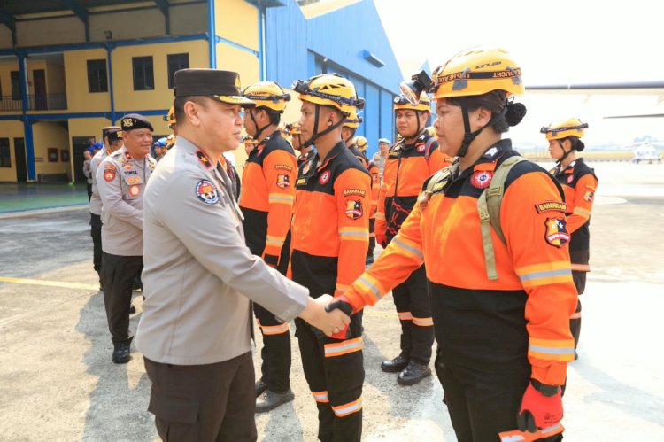 Polri Kembali Kirim Tim SAR dan Bantuan Logistik untuk Percepat Penanganan Gempa NTT