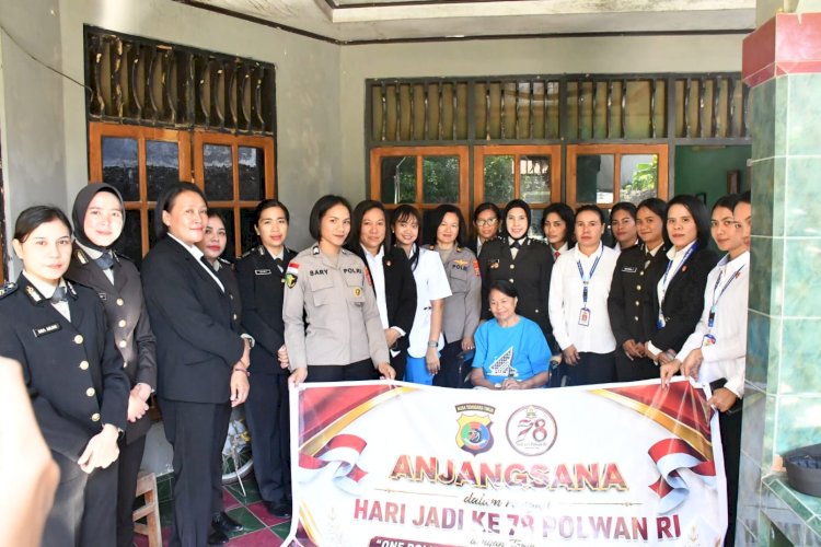 Sambut HUT ke-78 Polwan RI, Polwan Polda NTT Anjangsana ke Rumah Sesepuh dan Gelar Bakti Kesehatan