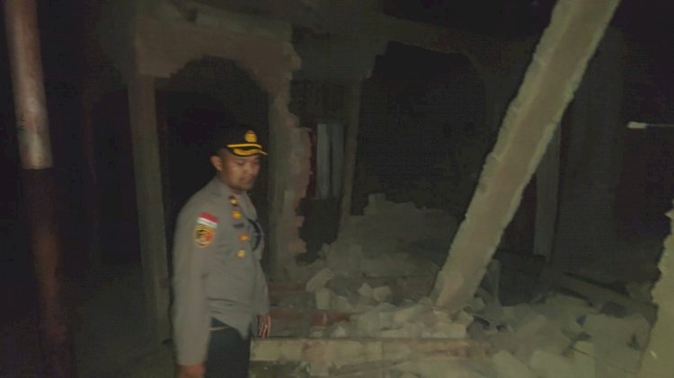 Pasca Gempa Bumi di Palue, Polri Evakuasi Dua Korban Luka Berat ke Maumere