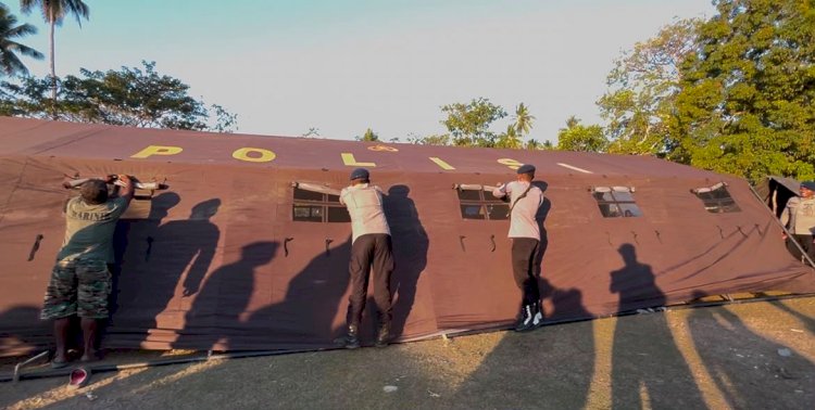 Polres Ende Dirikan Tenda Polisi untuk Warga Terdampak Gempa di Maukaro