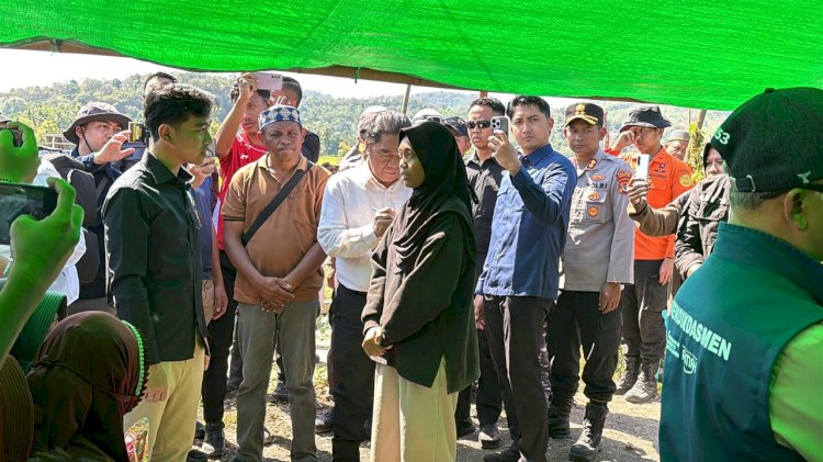 Wapres Gibran Tinjau Langsung Dampak Gempa di Manggarai Timur, Temui Pengungsi dan Salurkan Bantuan