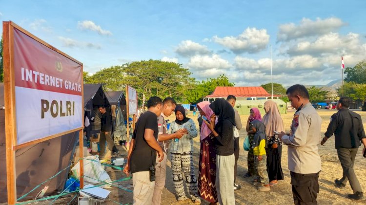 Polri Lewat TIK Polres Nagekeo Hadirkan Internet Gratis di Tengah Pengungsian Korban Gempa