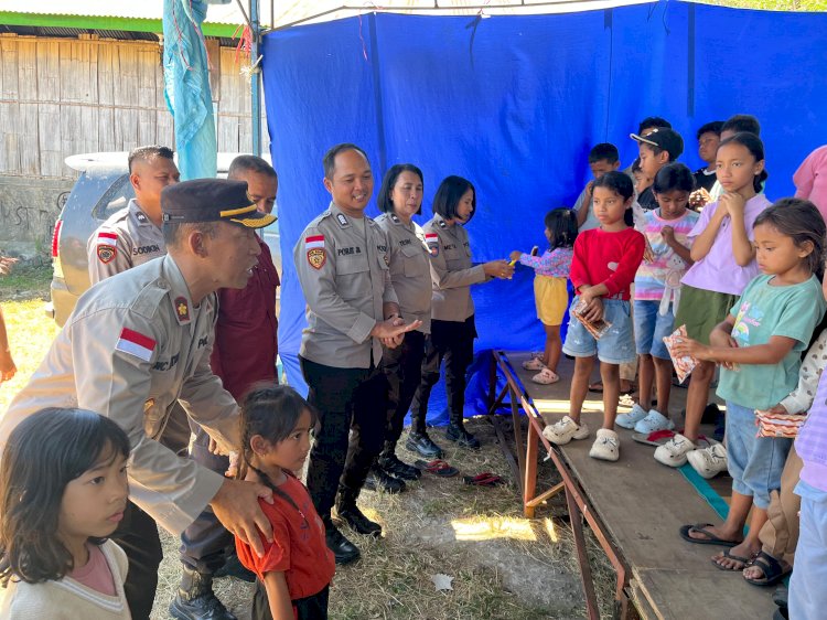 Wakapolres Manggarai Rangkul Anak Penyintas, Pulihkan Trauma Pascagempa di Posko Bagung