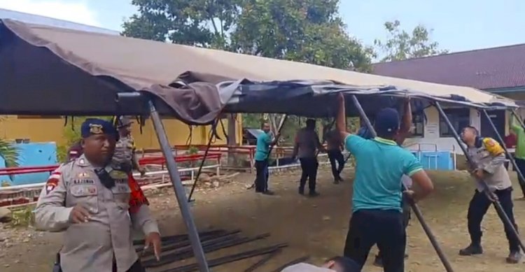 Polda NTT Pasang Tenda Darurat Logistik Polri untuk Bantu Aktivitas Belajar di SDI Nggorang Pascagempa