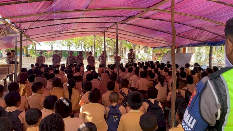 Senyum Kembali Terpancar: Polres Nagekeo Gelar Trauma Healing untuk Siswa Penyintas Gempa di SDI Waemburung