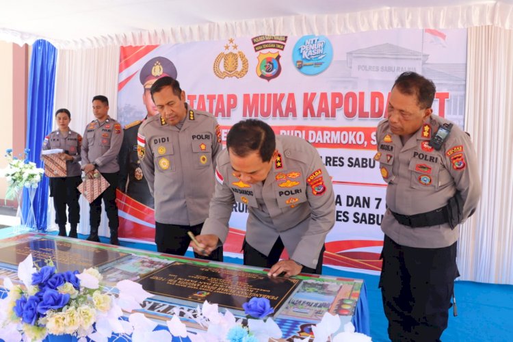 Kunjungan Kerja ke Polres Sabu Raijua, Kapolda NTT Resmikan Barak Siaga dan Rumah Dinas