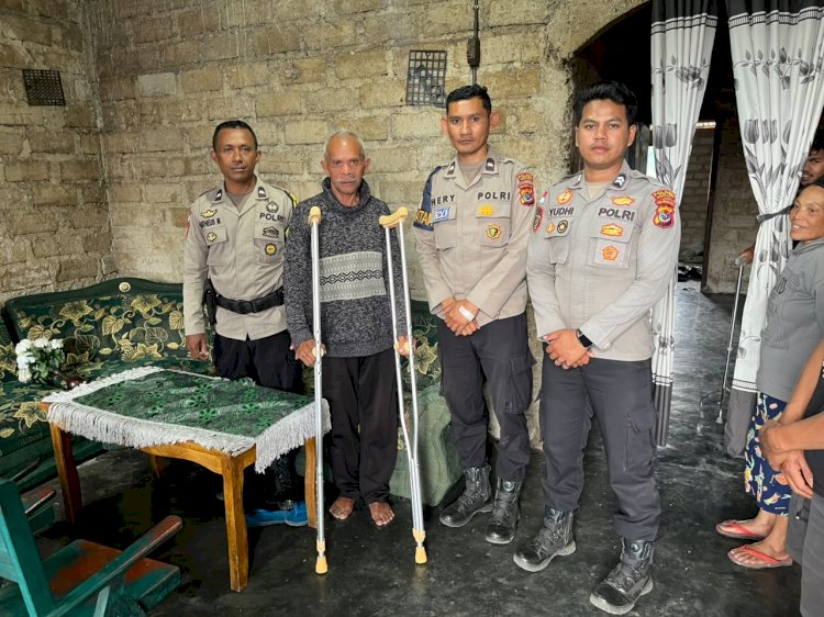 Divisi Humas Polri Salurkan Bantuan Kemanusiaan untuk Warga Terdampak Gempa Bumi di Manggarai