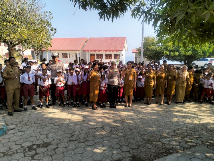 Ditlantas Polda NTT Edukasi Siswa SD Inpres Namosain tentang Bahaya Narkoba, Keselamatan Berlalu Lintas, dan Bijak Berinternet