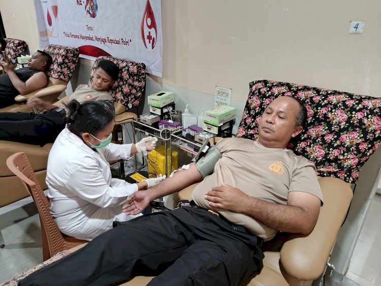 Polri Bersama Masyarakat, Humas Menjaga Reputasi Polri,  Bidhumas Polda NTT Gelar Donor Darah