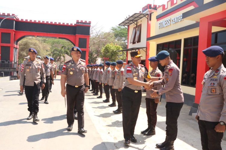 Kapolda NTT Sambangi Personel Brimob Batalyon B Pelopor Labuan Bajo
