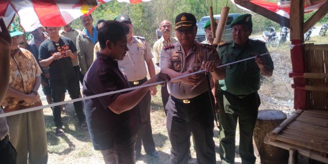 Kapolres Sumba Timur resmikan Pos Kamling di kecamatan Kota Waingapu