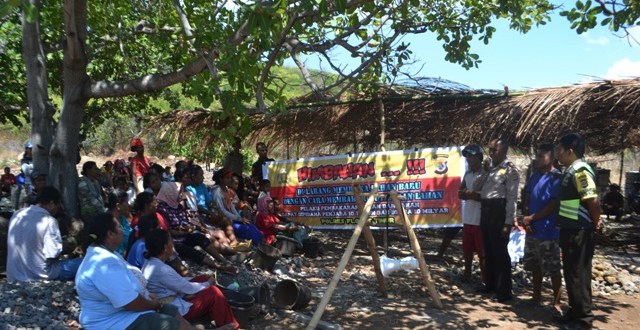 Tim Satgas Ops Bina Karuna 2017 Polres Flotim gelar Sosialisasi Tentang Penanggulangan Karhutla ke Desa – Desa