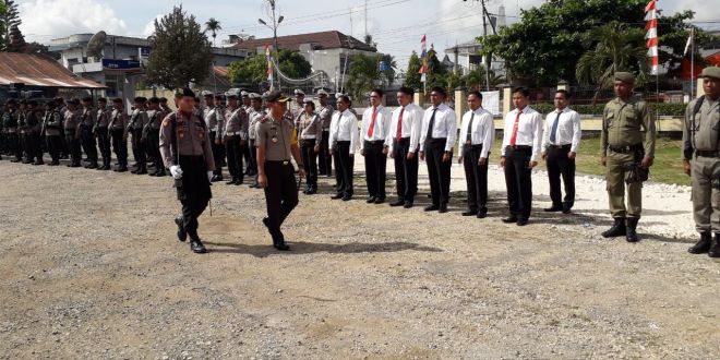 Kapolres Pimpin Apel Gelar Pasukan Operasi Semana Santa Turangga 2018 & Deklarasi Anti HOAX di Wilkum Polres Sumba Barat