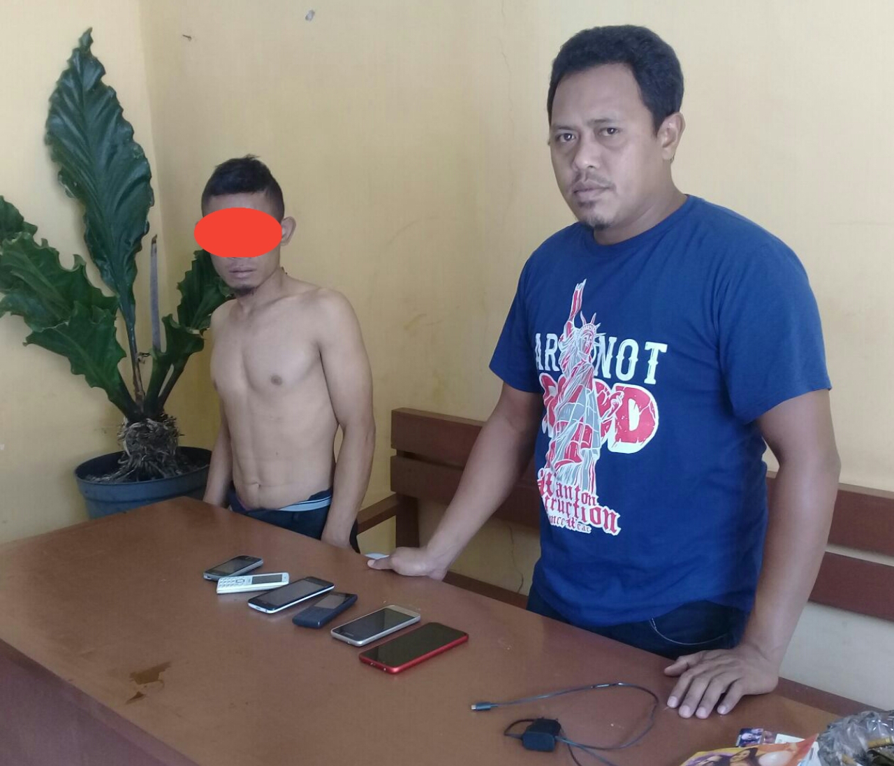 Tim Jatanras Sat Reskrim Polres Manggarai berhasil amankan Pelaku pencurian 6 unit HP