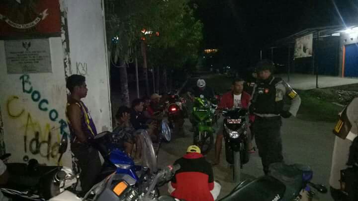 Patroli Malam Jelang Pilkada, Turjawali Sabhara Polres Belu Bubarkan Pemuda yang Nongkrong Jauh Malam