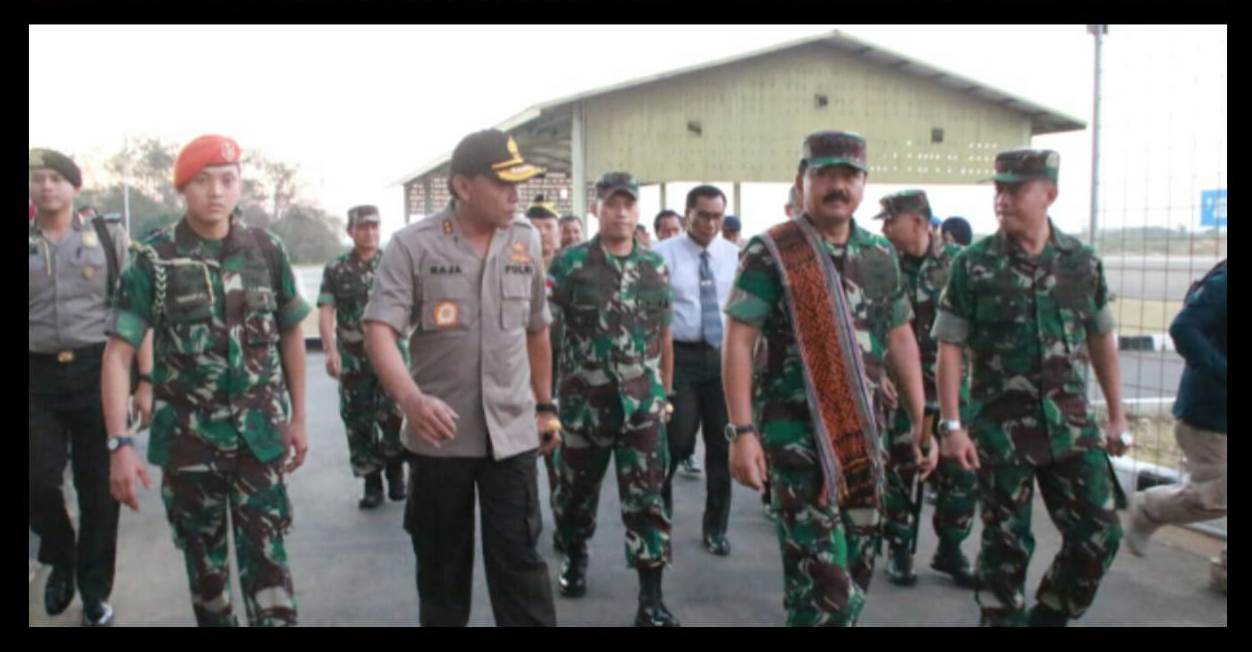 Bertolak ke Darwin , Panglima TNI singgahi Lanud Eltari Kupang