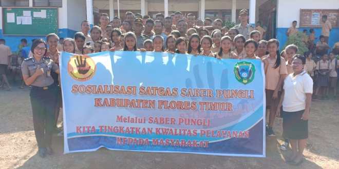 Kasat Binmas Polres Flotim Gencar Sosialisasi Premanisme dan Kenakalan Remaja Dalam Rangka Ops Bina Kusuma Turangga 2018 di SMP Negeri 2 Larantuka