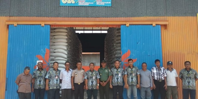 Polres Mabar ikut pantau distribusi beras Bulog di Kecamatan Lembor