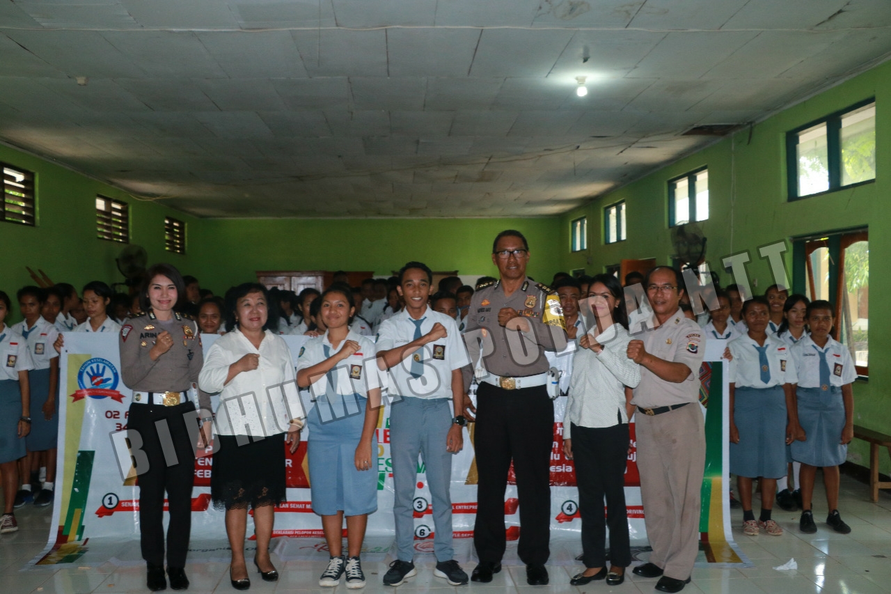 Giliran SMA Kristen Kupang, Disambangi Ditlantas Polda NTT Sosialisasi MRSF