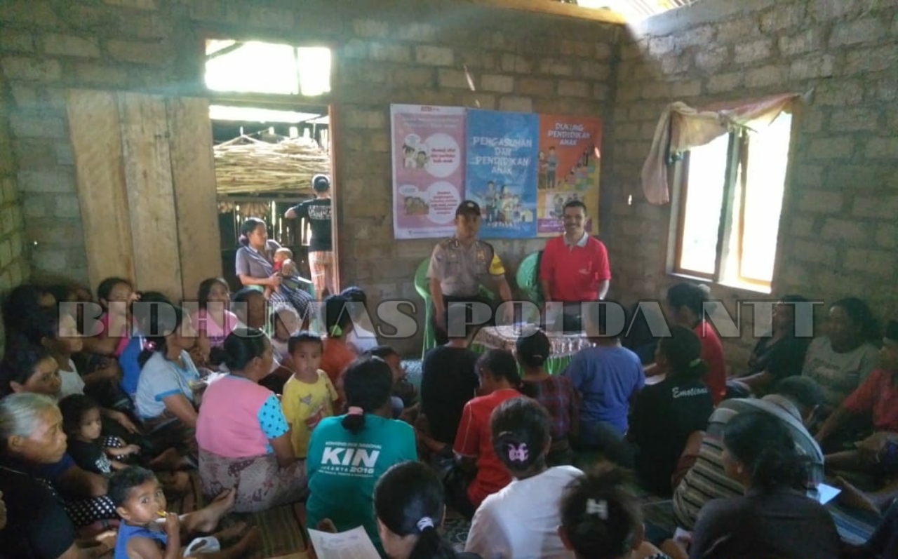 Bhabinkamtibmas Desa Tentang Hadiri Kegiatan Pertemuan Peningkatan Kemampuan Keluarga