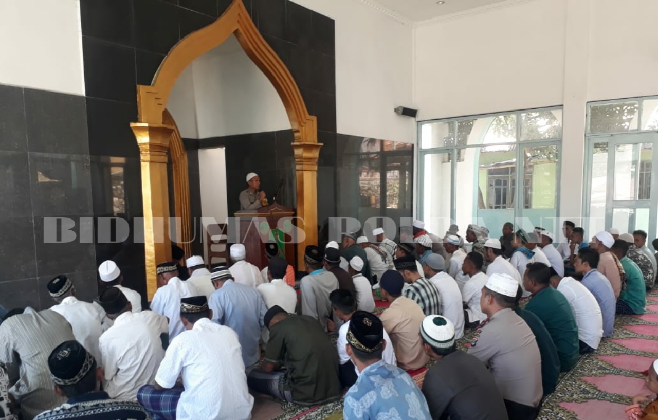 Jumat Barokah Polres Ende di Masjid Nurul Hidayah