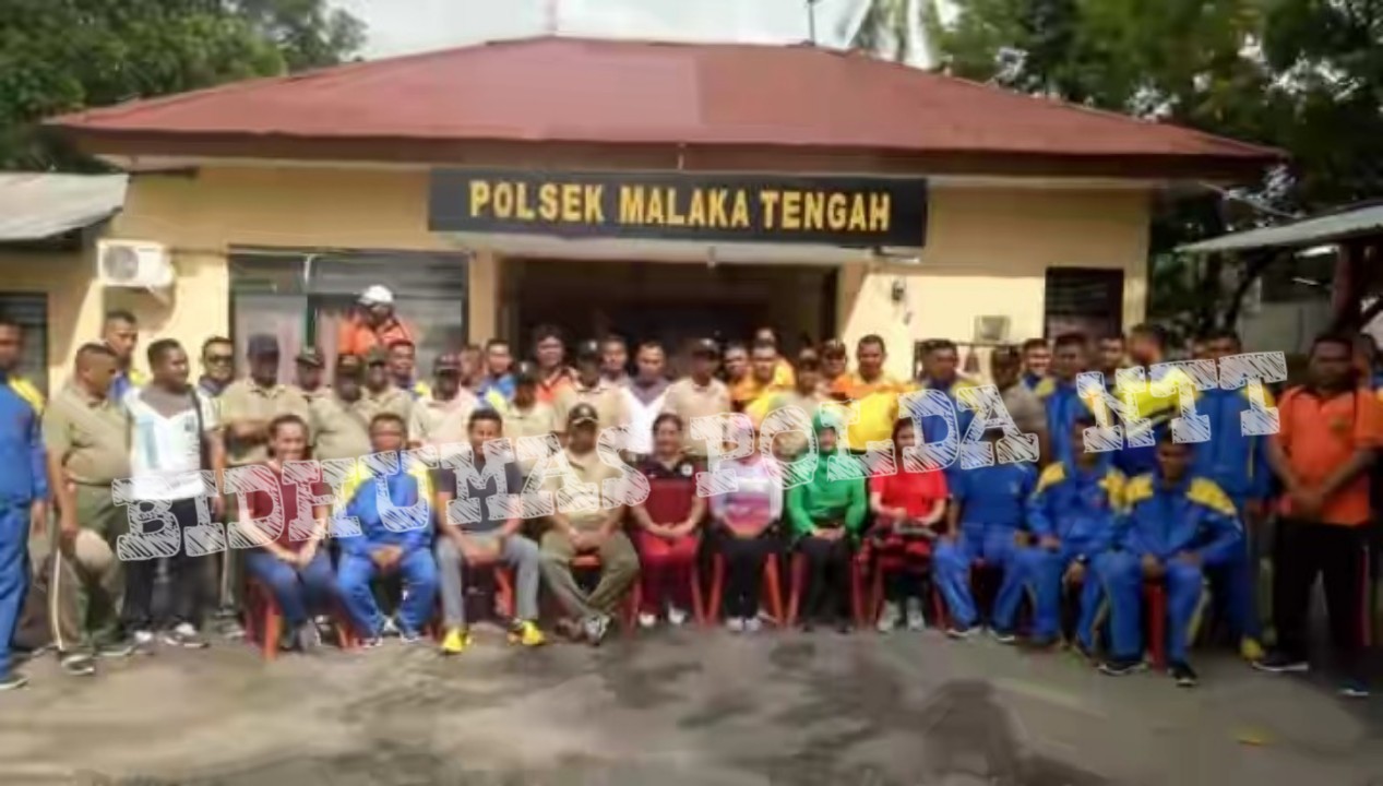 Perkokoh Sinergitas Polri dan TNI, Polsek Malaka Tengah Gelar Olahraga Bersama