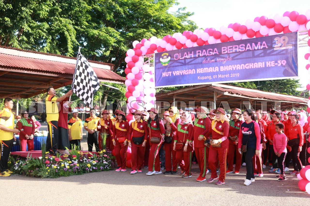Bhayangkari Daerah NTT Gelar Olahraga Bersama Dalam Rangka HUT ke-39 YKB